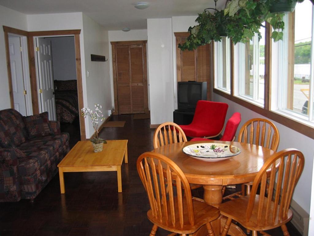 Cottages du Lac Orford, Cottage A, Côté Raquettes Cottage B, Côté Skis Eastman Extérieur photo